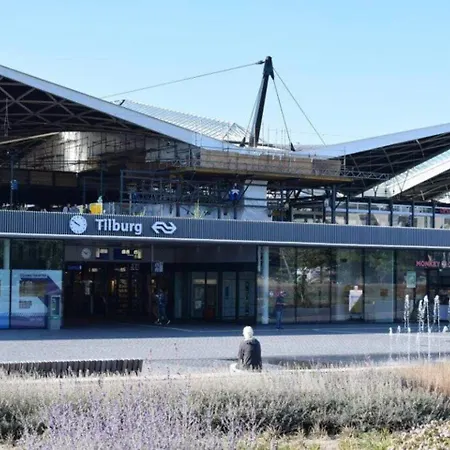 Boetiek Met Tuin Bij Fontys In Stadscentrum Lägenhet