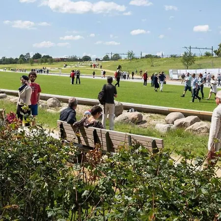 Boetiek Met Tuin Bij Fontys In Stadscentrum