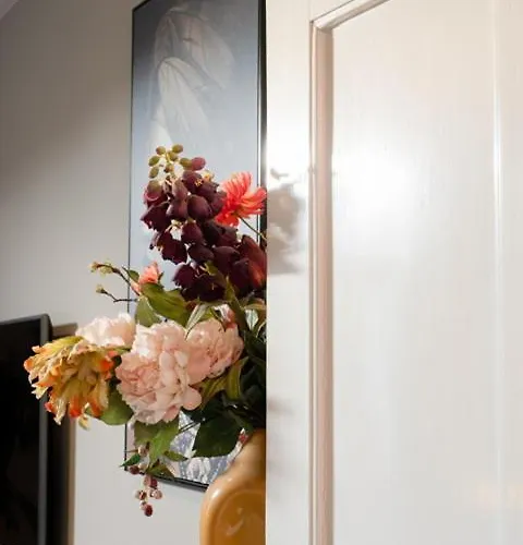 4p Boetiek Met Tuin Bij Fontys En Klooster *